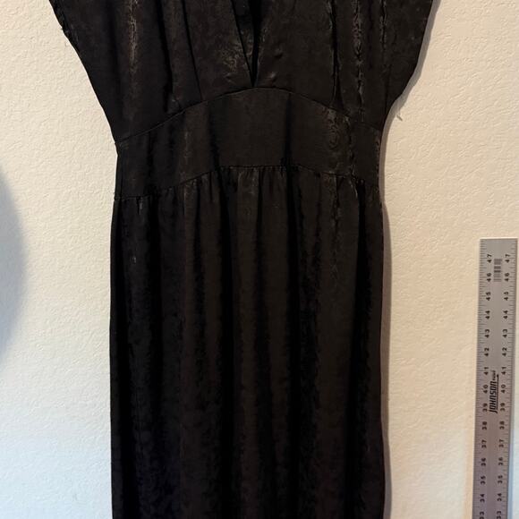 BEAUTIFUL floral black vintage inspired Urban Renewal Vneck dress with buttons - Picture 2 of 8